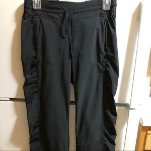 Athleta lightweight “La Viva” joggers/athletic